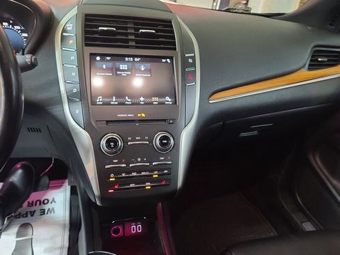 Used 2017 Lincoln MKC Select w/ Select Plus Package image 31