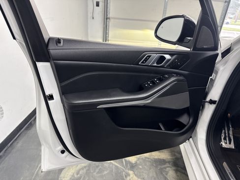 Used 2020 BMW X5 M50i AWD/4WD image 9