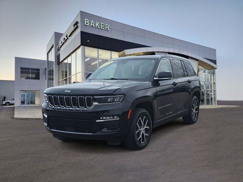 Used 2023 Jeep Grand Cherokee Limited w/ Luxury Tech Group II AWD/4WD image 1