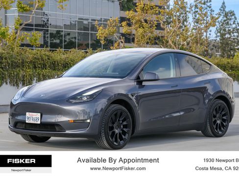Used 2023 Tesla Model Y 2WD image 4
