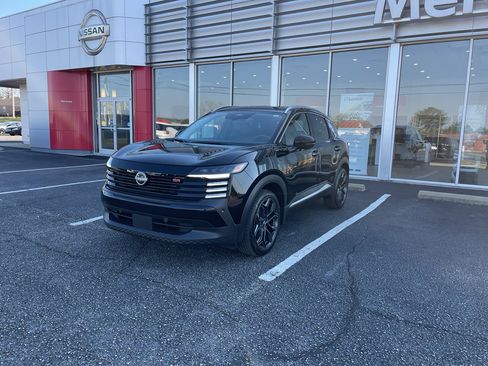 Certified 2025 Nissan Kicks SR image 5