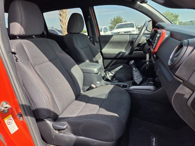 Used 2018 Toyota Tacoma TRD Off-Road AWD/4WD image 16