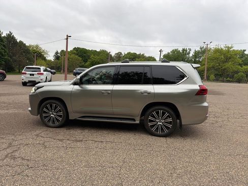 Used 2021 Lexus LX 570 4WD w/ Luxury Package image 30