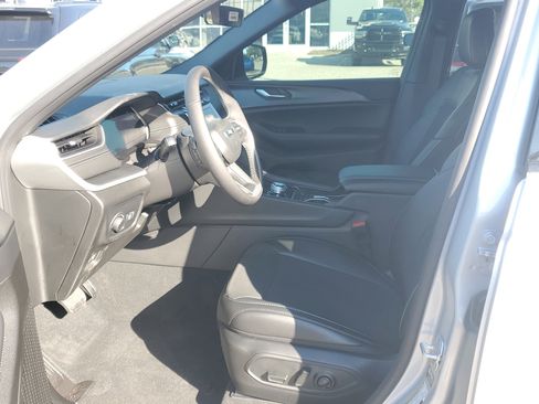 New 2025 Jeep Grand Cherokee Altitude image 9