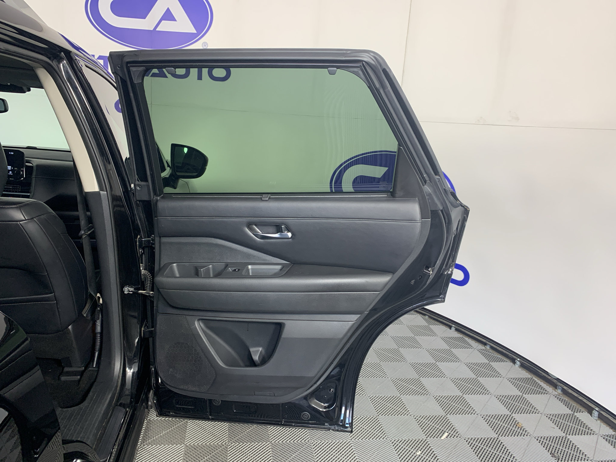 Used 2022 Nissan Pathfinder SL w/ SL Premium Package FWD image 34