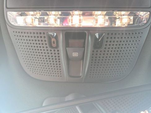 Used 2019 Mercedes-Benz GLC 350e 4MATIC image 29