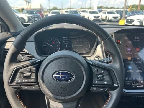 Used 2024 Subaru Crosstrek 2.5i Limited AWD/4WD image 17