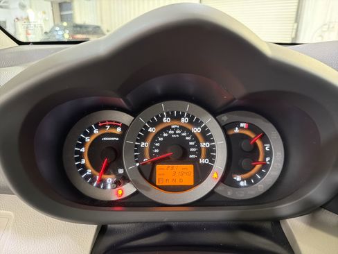 Used 2011 Toyota RAV4 2WD w/ Base L4 Extra Value Pkg image 16