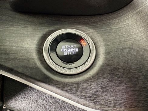 Used 2024 Jeep Grand Cherokee L Limited w/ Luxury Tech Group II AWD/4WD image 29