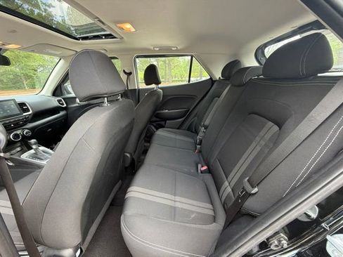 Used 2023 Hyundai Venue SEL FWD image 22