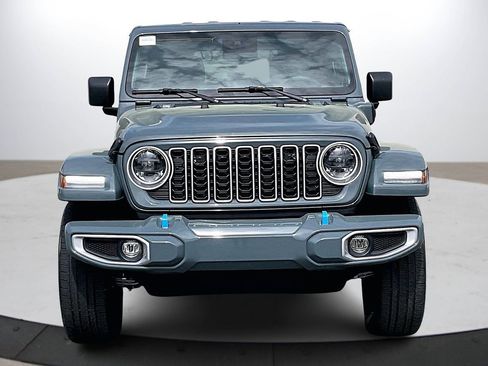 Used 2024 Jeep Wrangler Unlimited Sahara AWD/4WD image 3