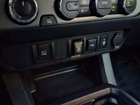 Certified 2023 Toyota Tacoma TRD Off-Road image 11