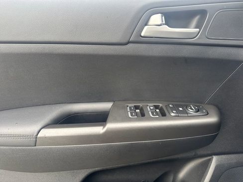 Used 2021 Kia Sportage LX image 18