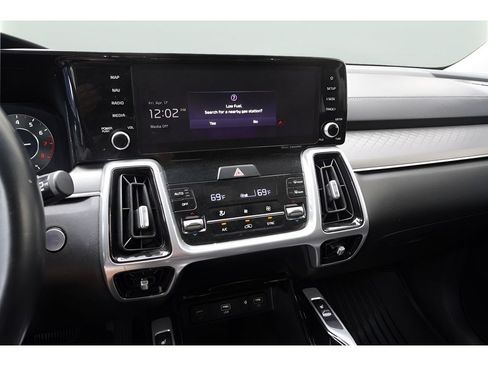 Used 2023 Kia Sorento SX FWD image 18