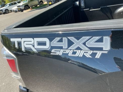 Used 2020 Toyota Tacoma TRD Sport w/ Blackout Package AWD/4WD image 16