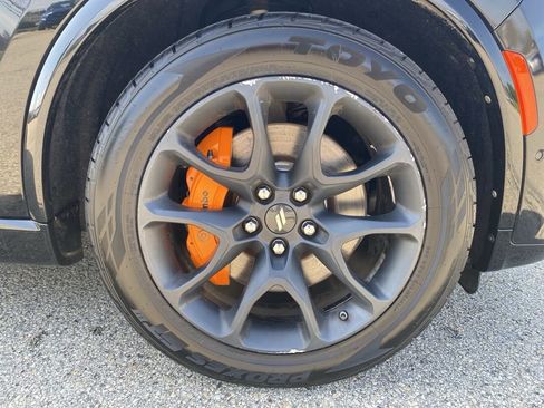 Used 2023 Dodge Durango R/T w/ Hemi Orange Plus Package AWD/4WD image 9