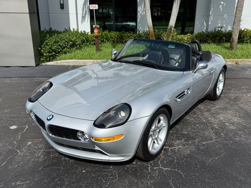 Used 2002 BMW Z8 RWD image 5