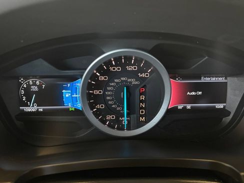 Used 2015 Ford Explorer XLT w/ Equipment Group 202B FWD image 18