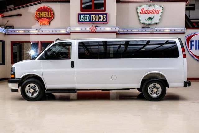 Used 2025 Chevrolet Express 3500 LT w/ LT Preferred Equipment Group RWD image 12