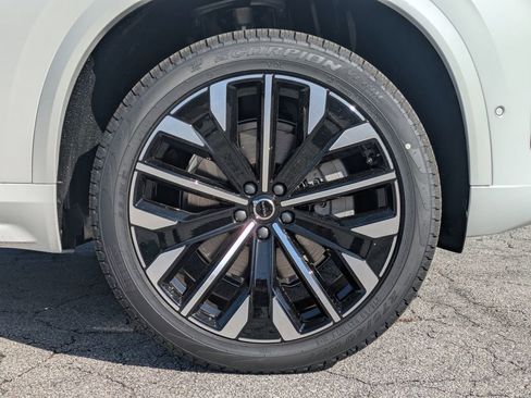 New 2026 Volvo XC90 B6 Ultra w/ Protection Package AWD/4WD image 12