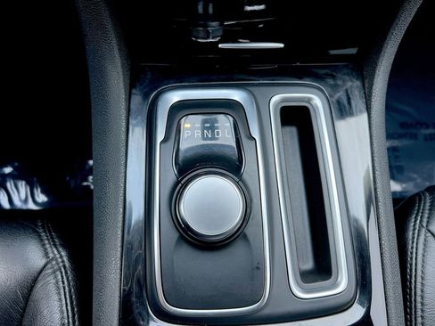 Used 2023 Chrysler 300 Touring w/ Sport Appearance Package image 14