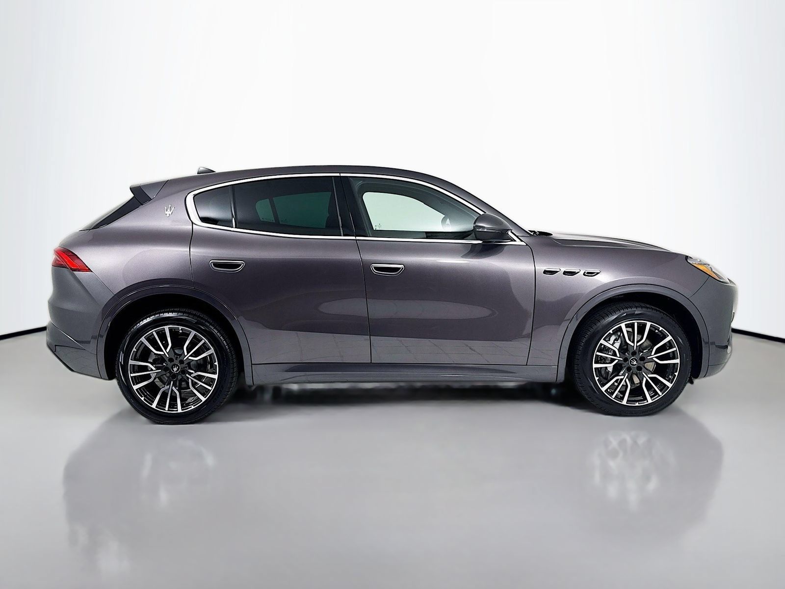 Used 2025 Maserati Grecale GT AWD/4WD image 8