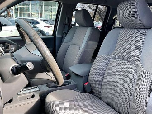 Used 2017 Nissan Frontier SV w/ SV Value Truck Package image 18