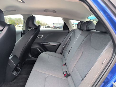 Used 2025 Kia K4 LXS image 31
