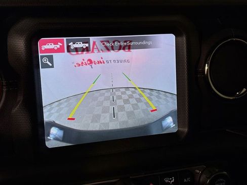 Used 2021 Jeep Gladiator Overland image 17