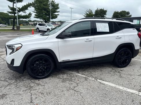 Used 2020 GMC Terrain SLE w/ Elevation Edition FWD image 15