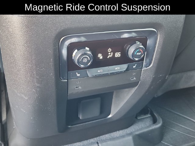 Used 2025 Chevrolet Suburban High Country AWD/4WD image 28