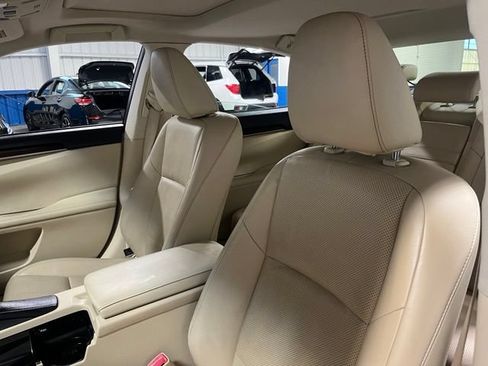 Used 2014 Lexus ES 350 w/ Luxury Package FWD image 24