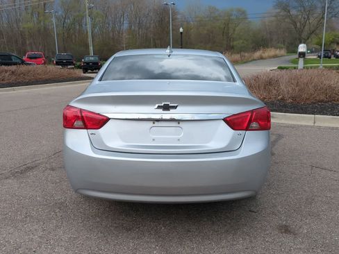 Used 2018 Chevrolet Impala LT FWD image 7