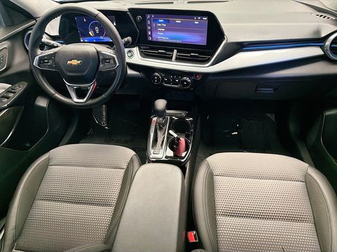 Used 2025 Chevrolet Trax LT w/ Driver Confidence Package FWD image 12