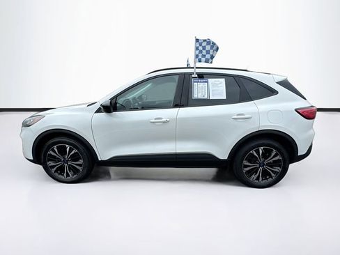 Used 2022 Ford Escape SE w/ SE Sport Appearance Package AWD/4WD image 4
