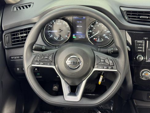 Used 2019 Nissan Rogue S image 19