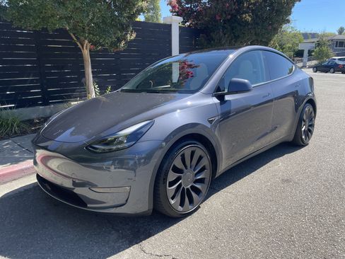 Used 2022 Tesla Model Y Performance AWD/4WD image 7
