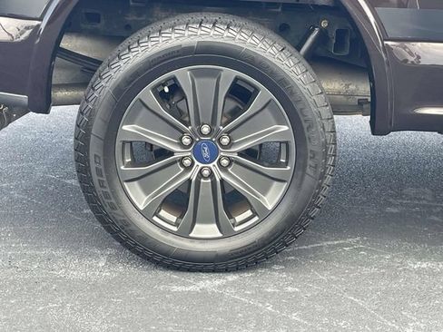 Used 2018 Ford F150 XLT w/ Equipment Group 302A Luxury AWD/4WD image 9