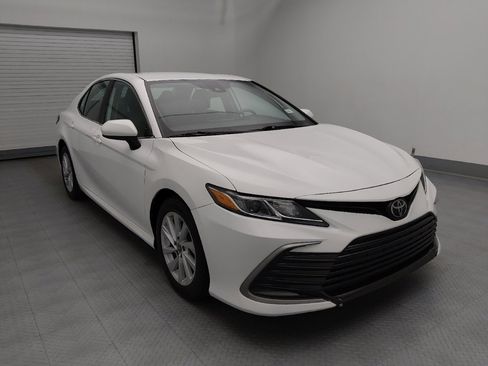 Used 2022 Toyota Camry LE image 13