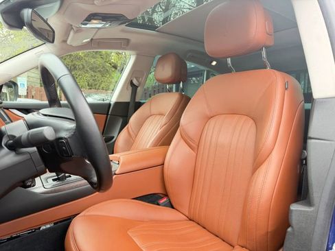 Used 2017 Maserati Levante w/ Luxury Package image 11