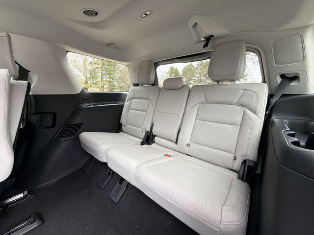 New 2025 Lincoln Navigator Reserve AWD/4WD image 24