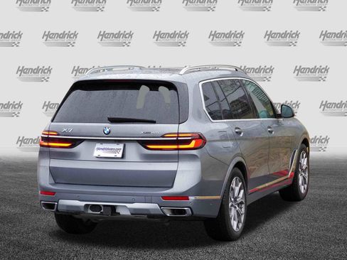 Used 2025 BMW X7 xDrive40i image 8