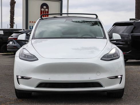 Used 2022 Tesla Model Y Performance AWD/4WD image 2