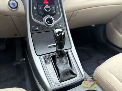 Used 2016 Hyundai Elantra Value Edition FWD image 17