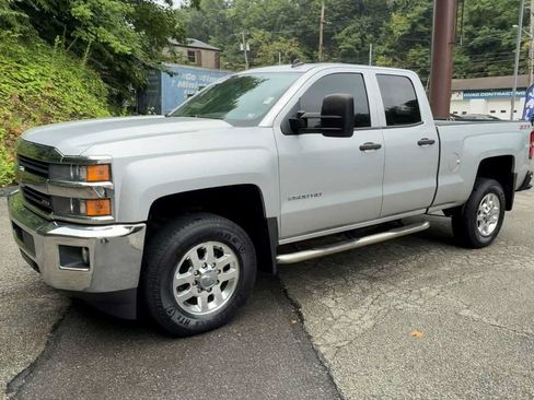 Used 2015 Chevrolet Silverado 2500 LT w/ LT Convenience Package AWD/4WD image 4