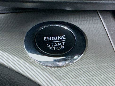 Used 2022 Ford Explorer XLT w/ Equipment Group 202A image 32