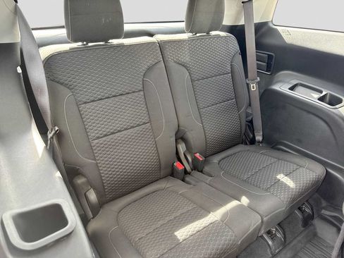 Used 2017 GMC Acadia SLE w/ LPO, Floor Liner Package AWD/4WD image 21