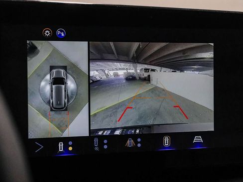 Used 2025 Chevrolet Equinox RS w/ Safety and Technology Package FWD image 23