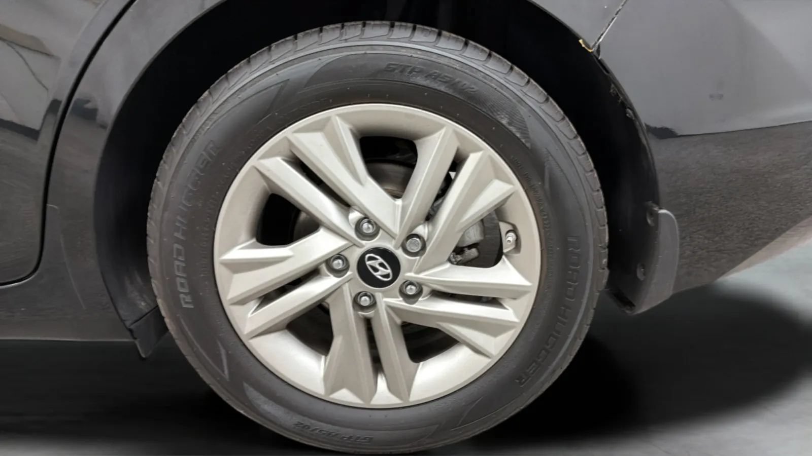 Used 2020 Hyundai Elantra SEL FWD image 25