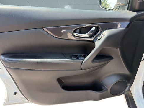 Used 2018 Nissan Rogue S w/ S Value Package FWD image 13